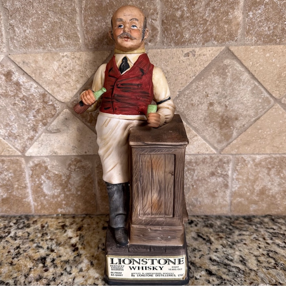 Vintage 1969 Original Jeremiahpotts Sculptured Porcelain Lionstone Decanter